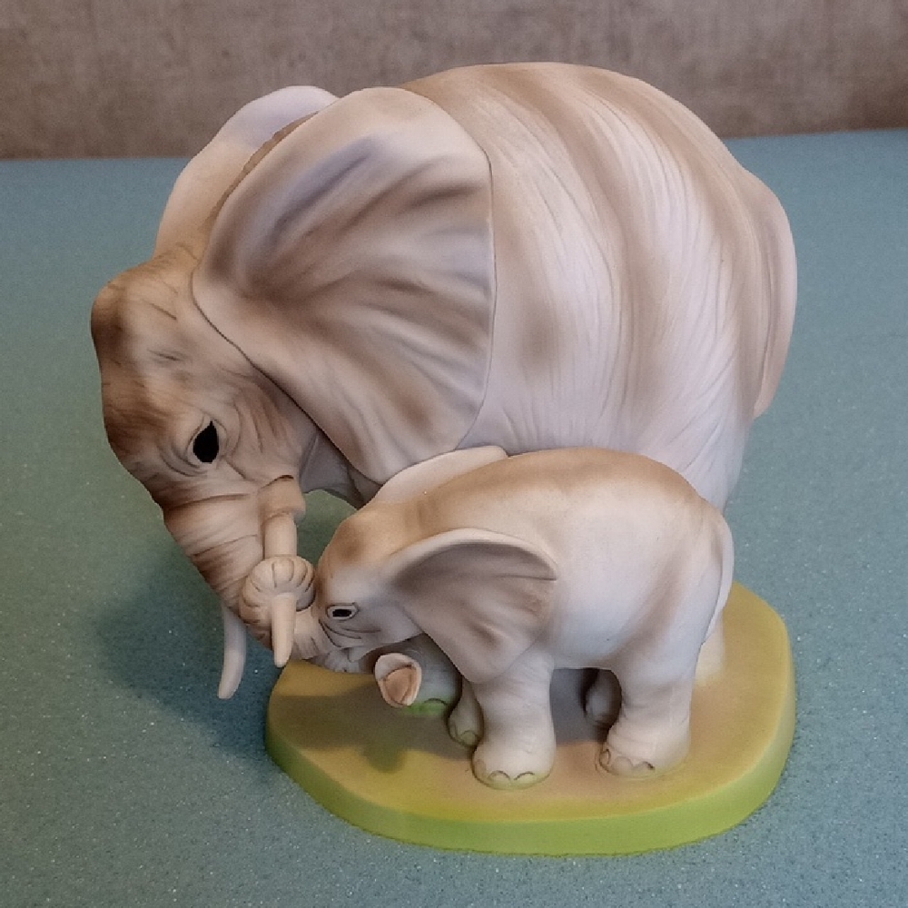 Elephant Collectible Ceramic Mother And Baby